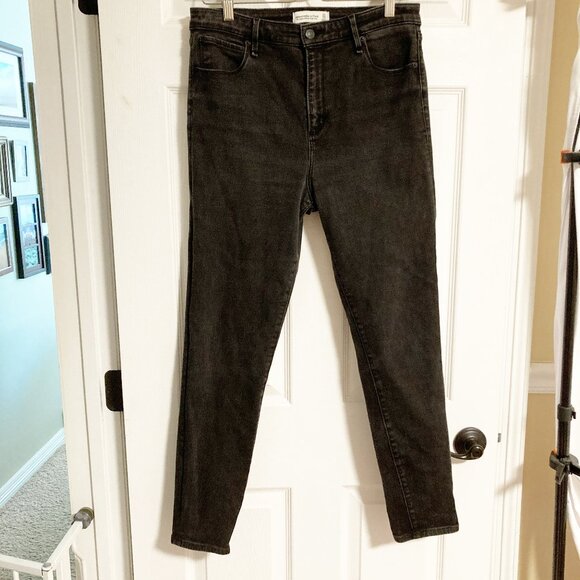 Abercrombie & Fitch The Super Skinny High Rise Jean Black Size 31/12 - Picture 1 of 6
